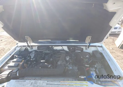 2000 Ford Explorer Xls from USA, damaged, VIN 1FMZU62X6YZB80838